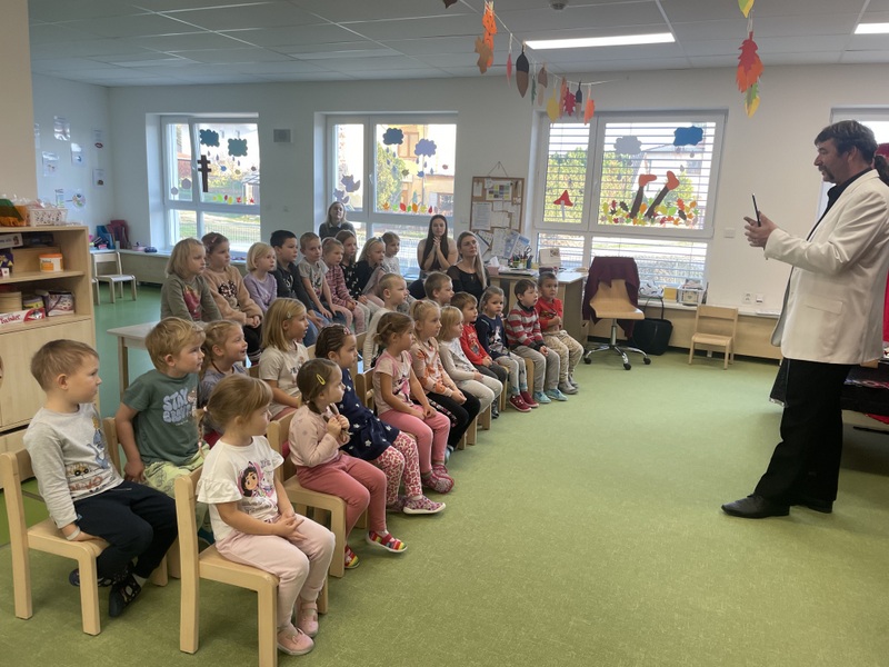 Kouzelnick vystoupen 1