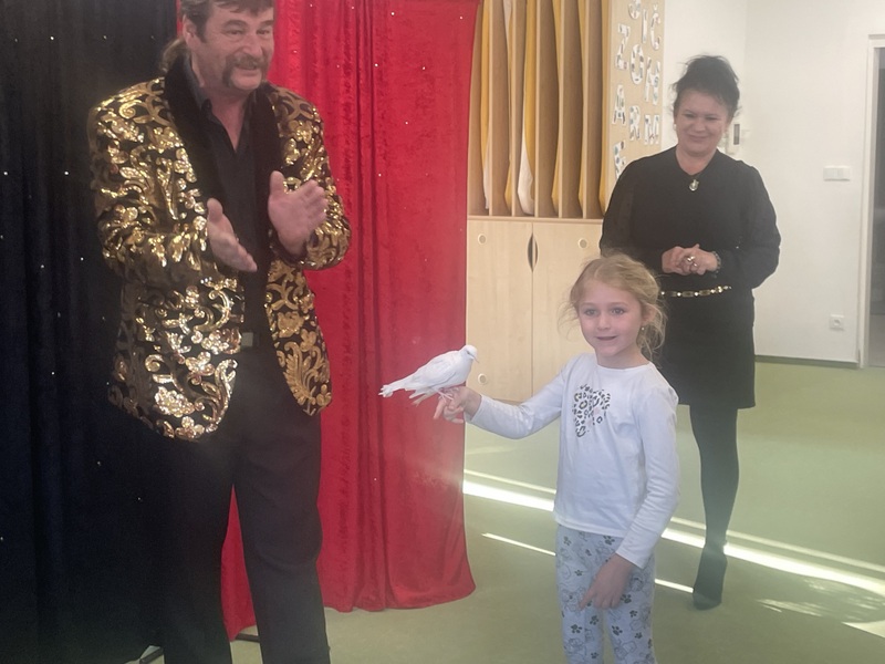 Kouzelnick vystoupen v M 2